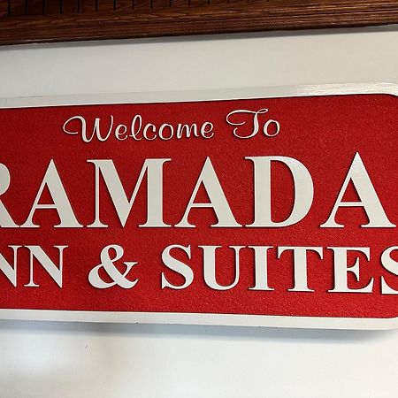 Ramada By Wyndham Saginaw Hotel & Suites Zewnętrze zdjęcie