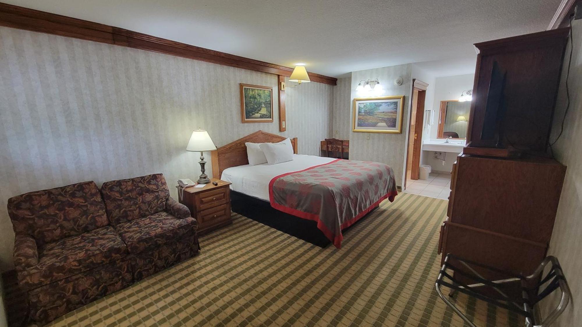Ramada By Wyndham Saginaw Hotel & Suites Zewnętrze zdjęcie