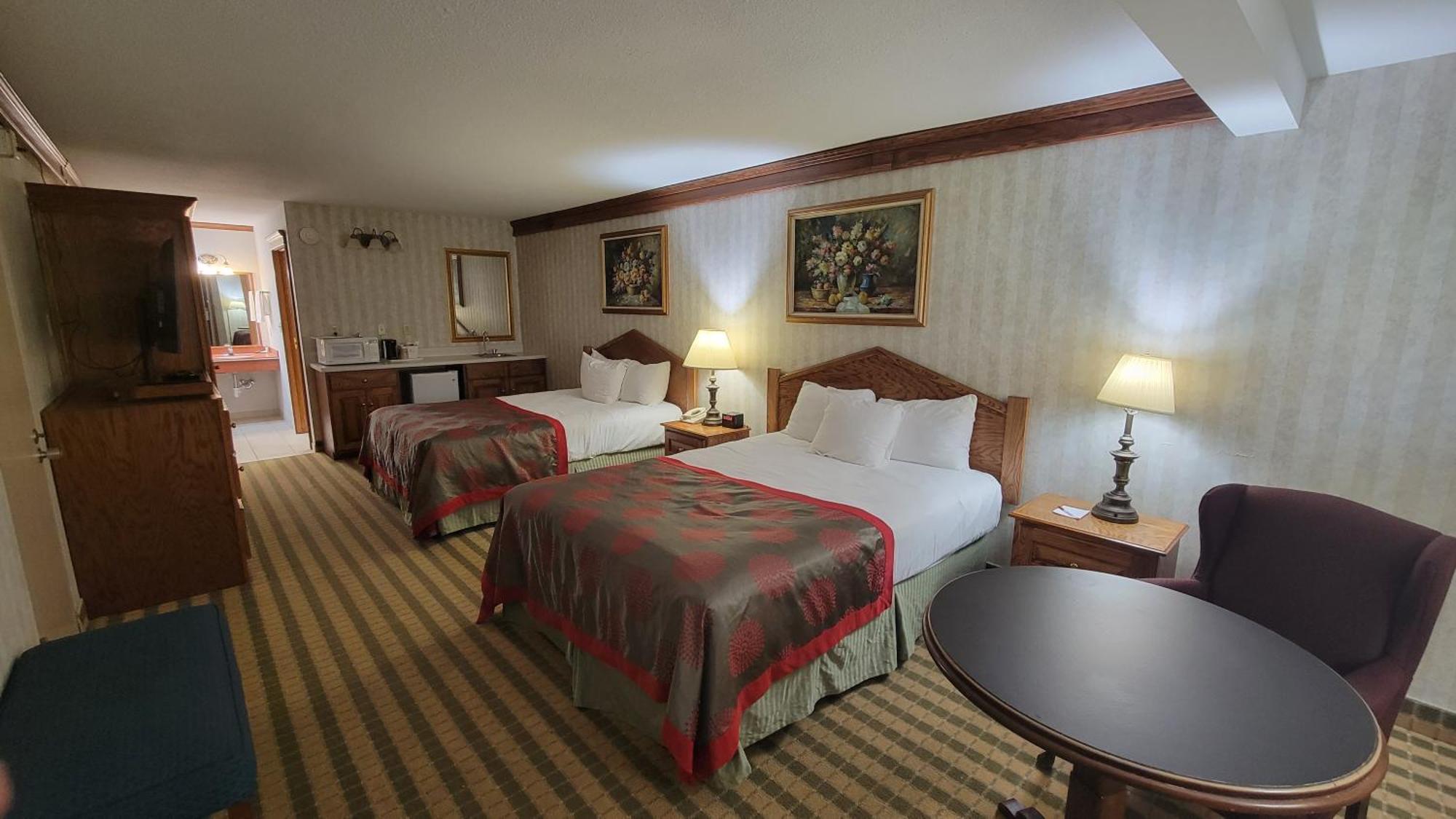 Ramada By Wyndham Saginaw Hotel & Suites Zewnętrze zdjęcie